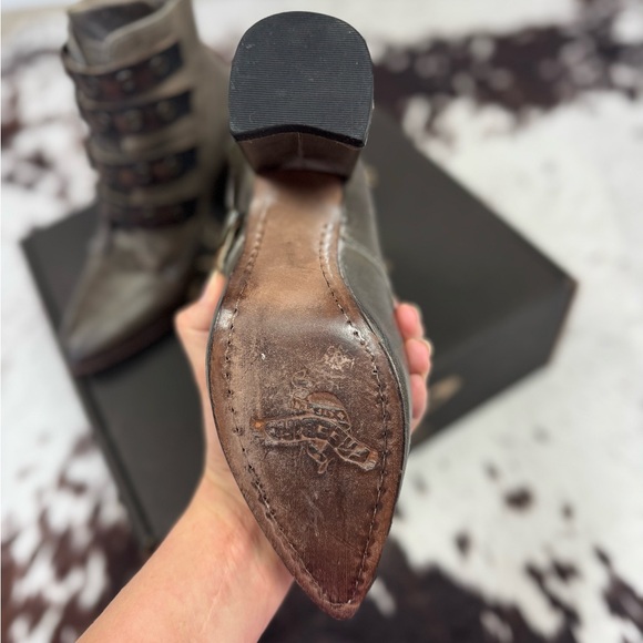 RARE FREEBIRD by Steven Jayden Leather Booties Heel Zip Up. Size 6 - Picture 6 of 10